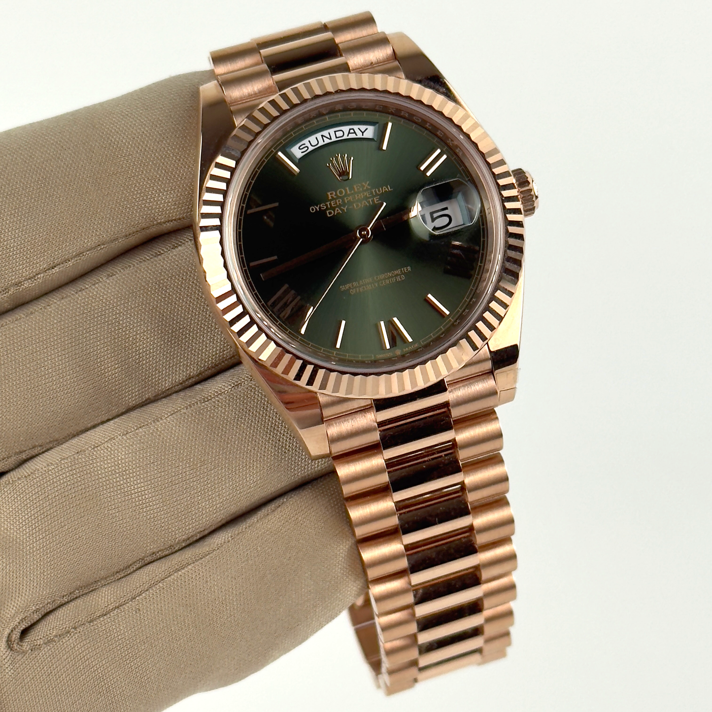 Rolex Day-Date 40 228235 “Olive”