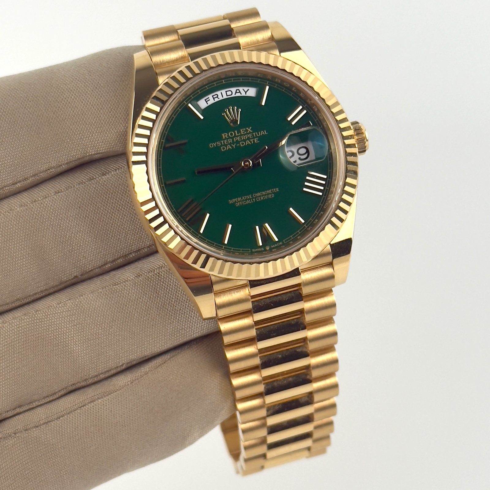 Rolex 228238 Day Date 40 18K Yellow Gold with Green 2023
