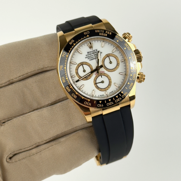Rolex 126519LN Cosmograph Daytona 18K White Gold with Black Dial on Oysterflex